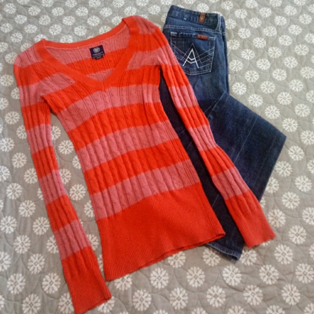 ❤️ SOLD ❤️American Eagle Outfitters Sweater